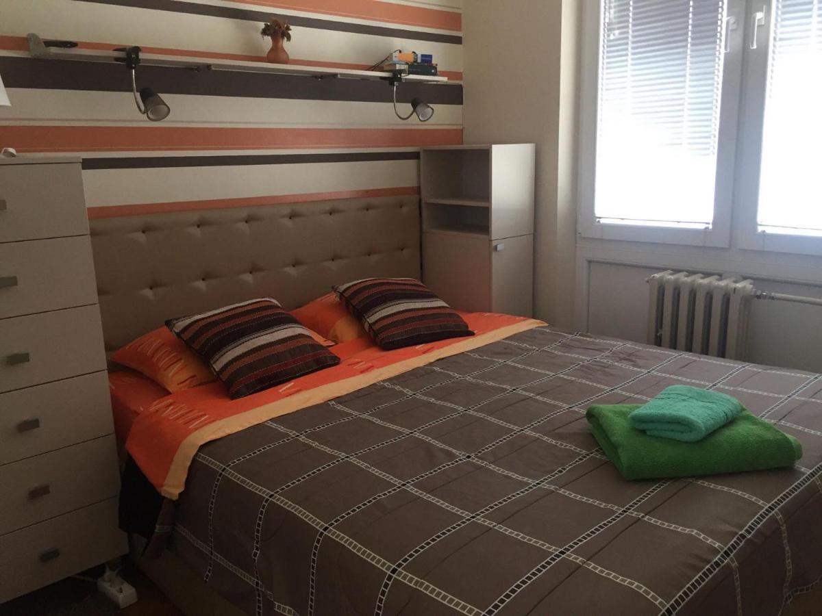 Skopje - Center Bright Apartment 外观 照片