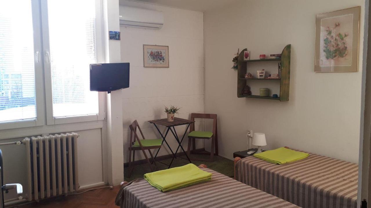Skopje - Center Bright Apartment 外观 照片
